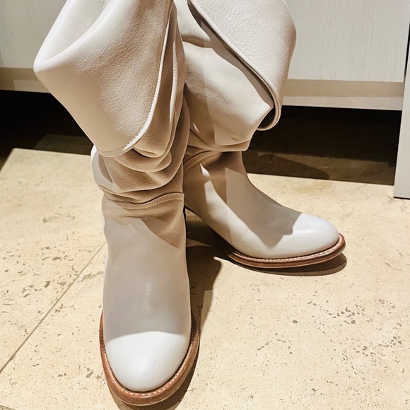 Sold FRYE BOOTS - Picture 1 of 3